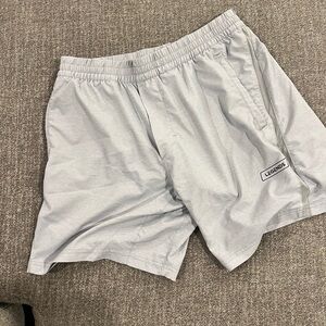 Light grey men’s Legends shorts (m) 7”